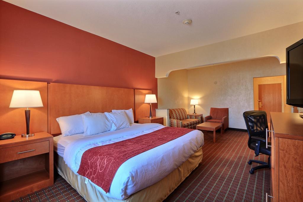 Comfort Suites Auburn Hills-Detroit Esterno foto