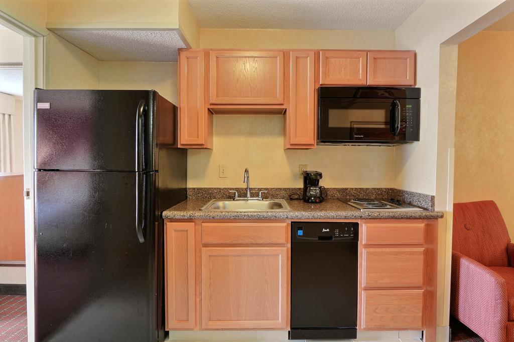 Comfort Suites Auburn Hills-Detroit Esterno foto