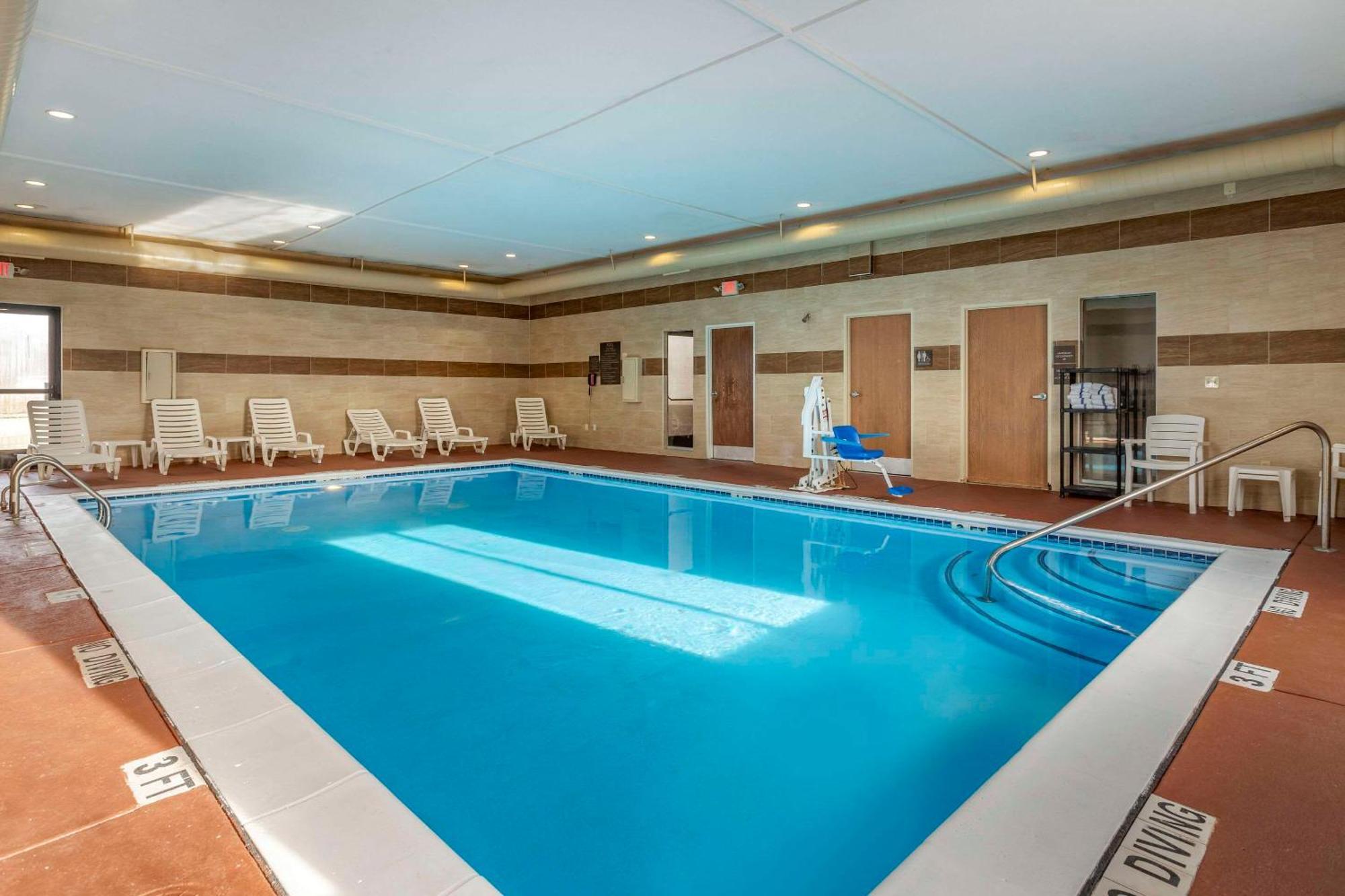 Comfort Suites Auburn Hills-Detroit Esterno foto