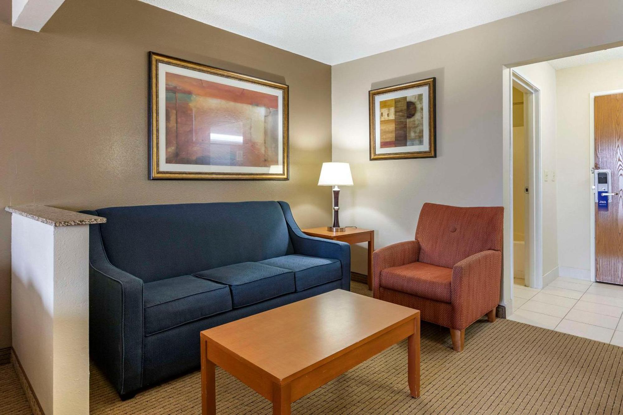 Comfort Suites Auburn Hills-Detroit Esterno foto