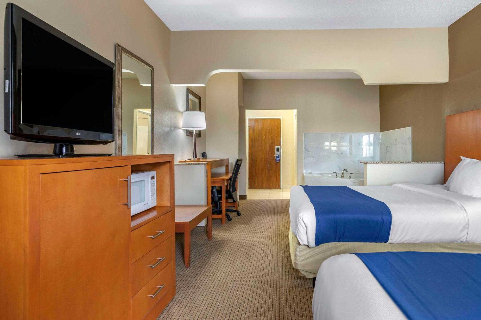 Comfort Suites Auburn Hills-Detroit Esterno foto