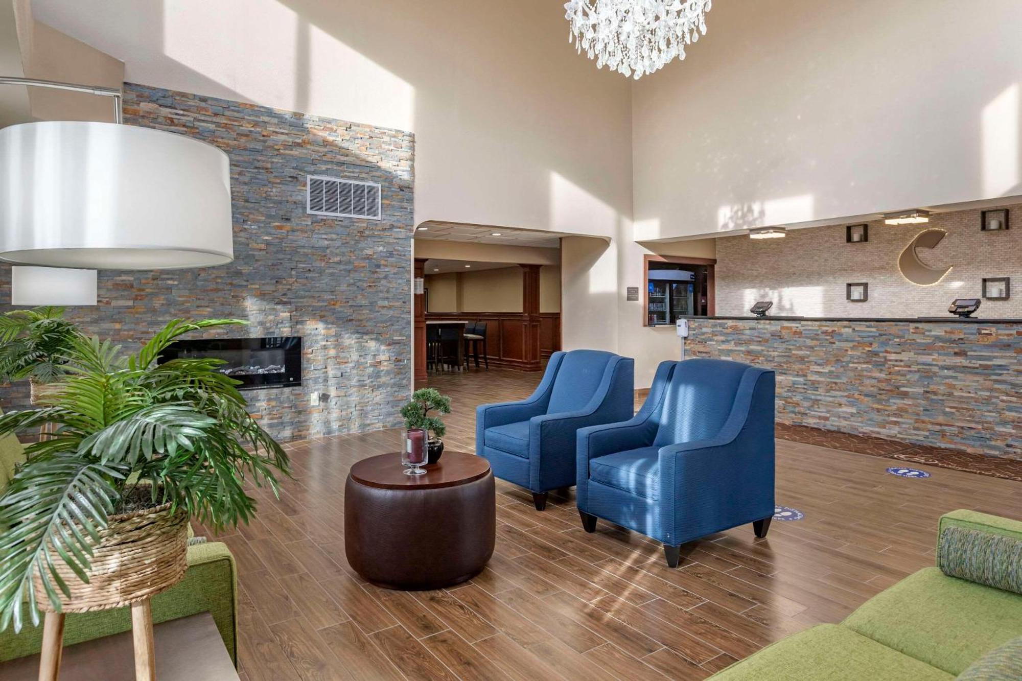 Comfort Suites Auburn Hills-Detroit Esterno foto