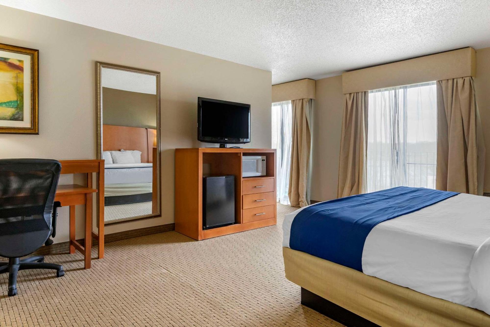 Comfort Suites Auburn Hills-Detroit Esterno foto